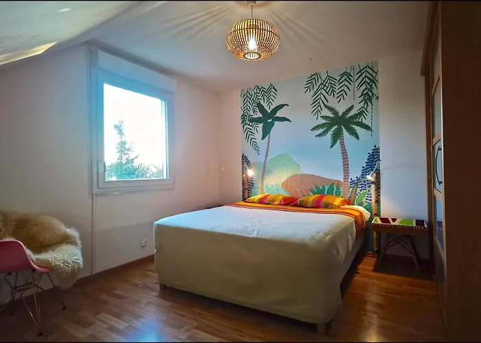 Appartement-maison Avec Jardin *